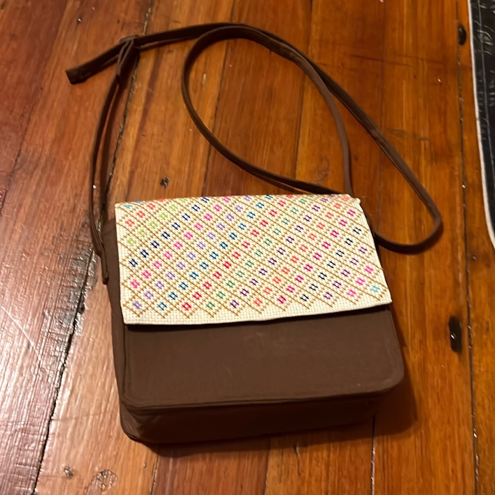 Excellent condition!  Like new! Small / Medium purse